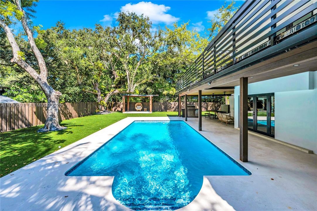 For Rent: $16,000 (5 beds, 3 baths, 3039 Square Feet)