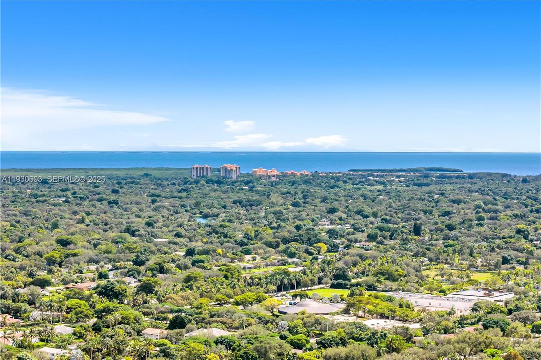 For Rent: $16,000 (5 beds, 3 baths, 3039 Square Feet)