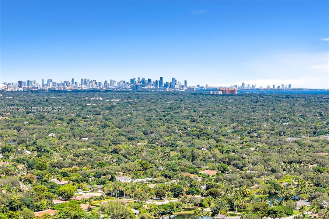 For Rent: $16,000 (5 beds, 3 baths, 3039 Square Feet)