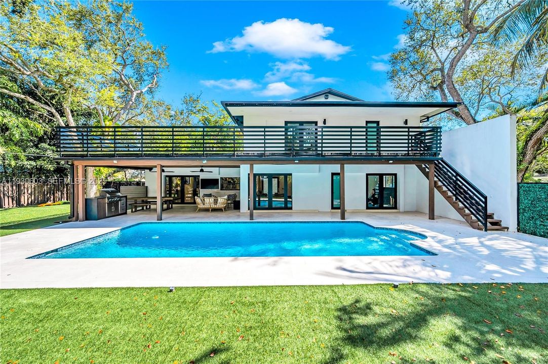 For Rent: $16,000 (5 beds, 3 baths, 3039 Square Feet)