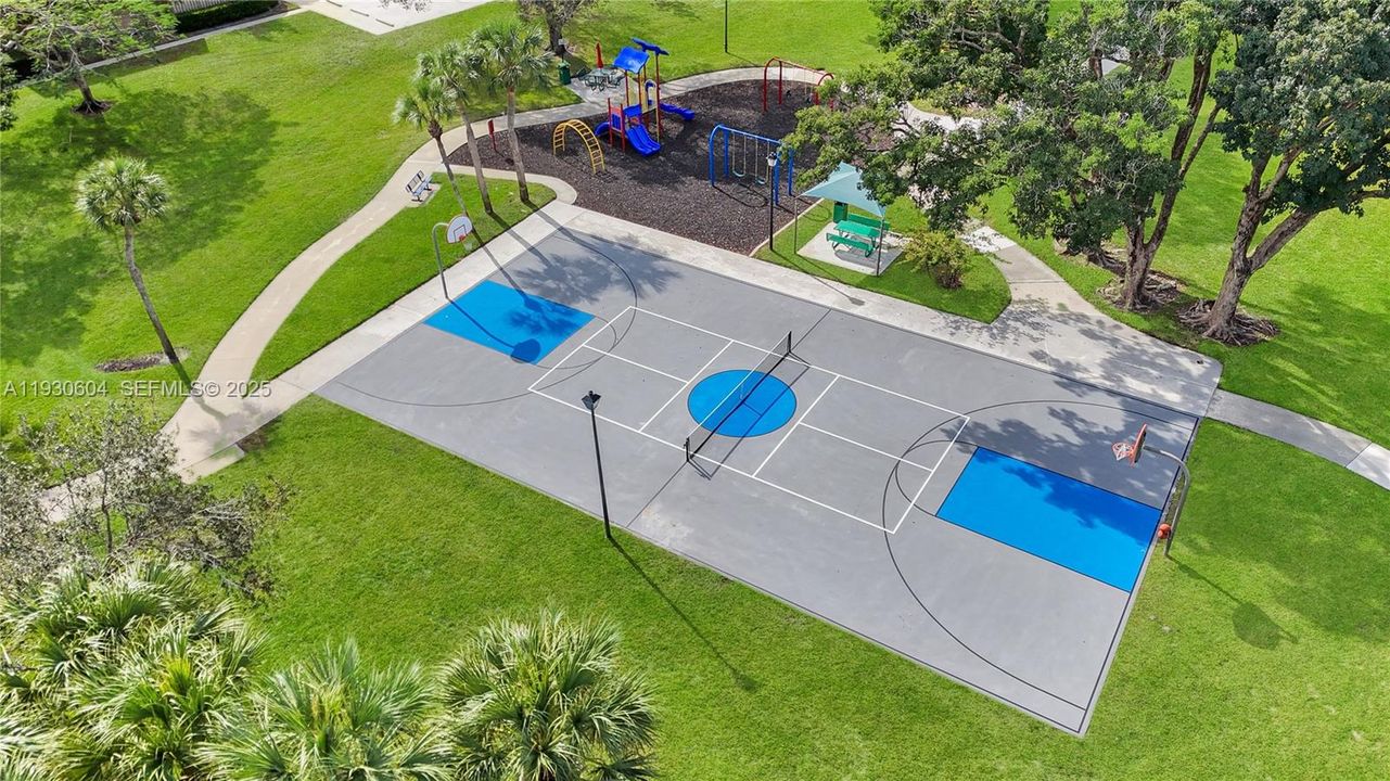 For Sale: $335,000 (2 beds, 2 baths, 1236 Square Feet)