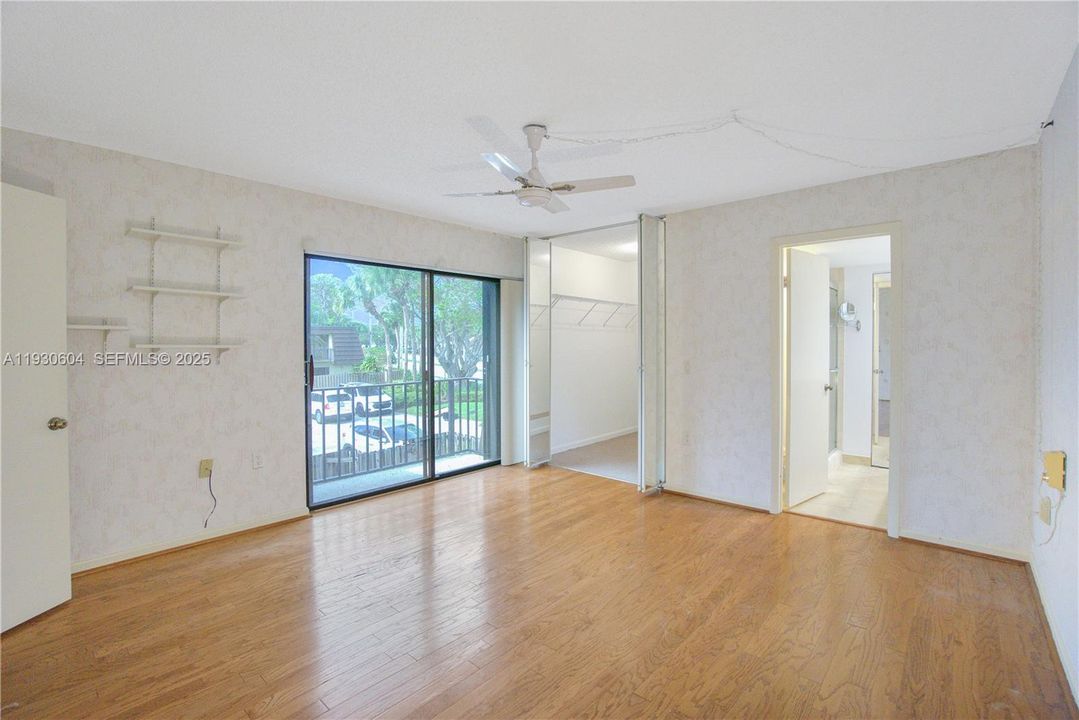 For Sale: $335,000 (2 beds, 2 baths, 1236 Square Feet)