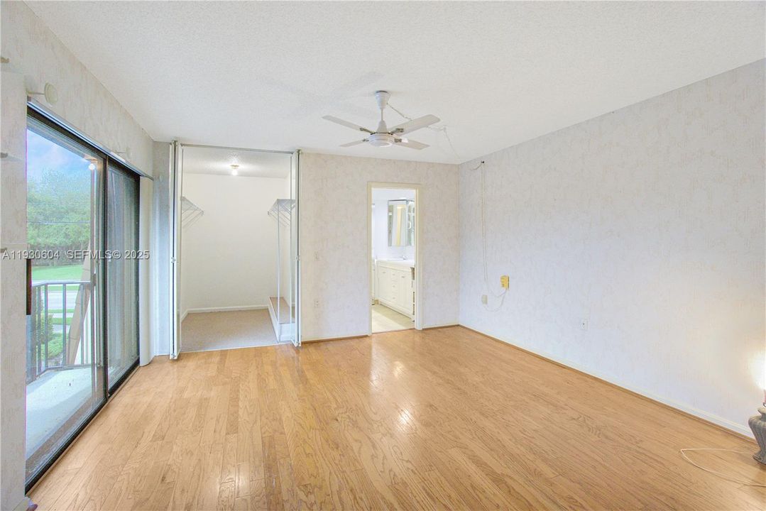 For Sale: $335,000 (2 beds, 2 baths, 1236 Square Feet)