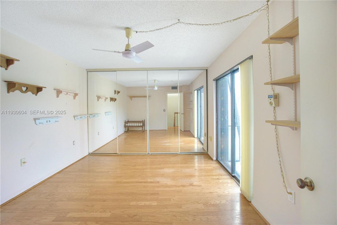 For Sale: $335,000 (2 beds, 2 baths, 1236 Square Feet)
