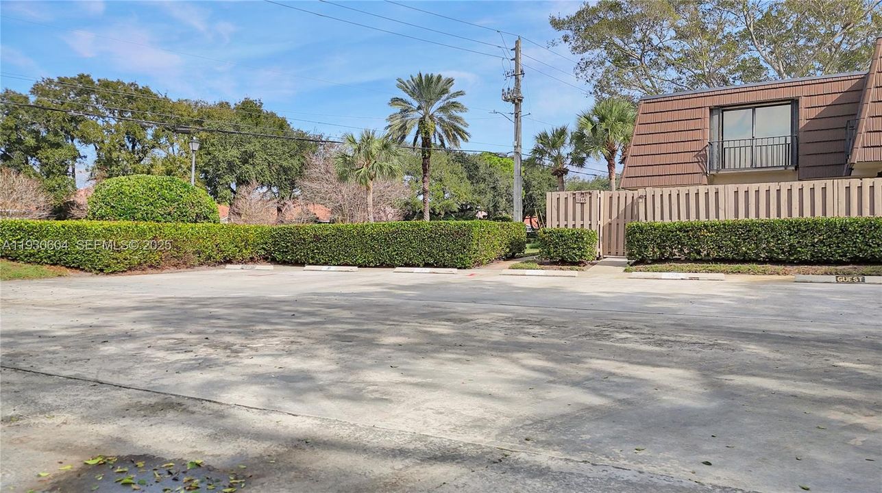 For Sale: $335,000 (2 beds, 2 baths, 1236 Square Feet)