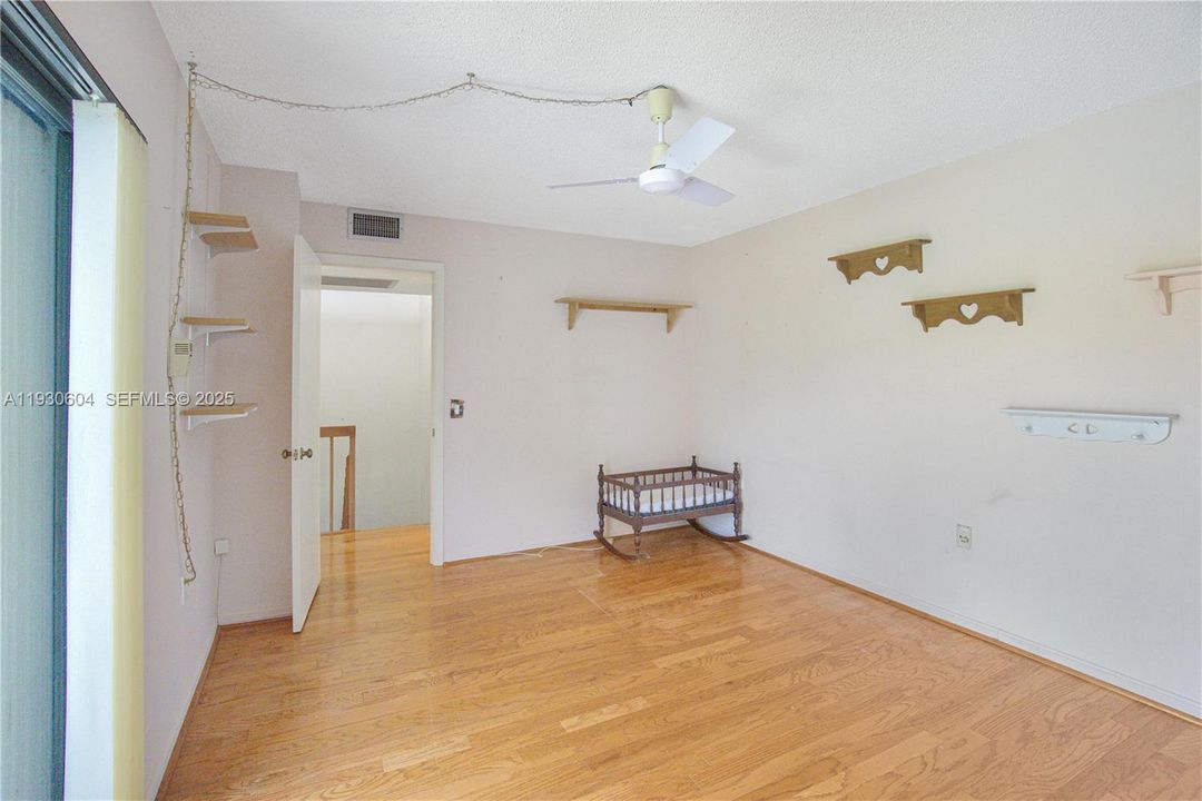 For Sale: $335,000 (2 beds, 2 baths, 1236 Square Feet)