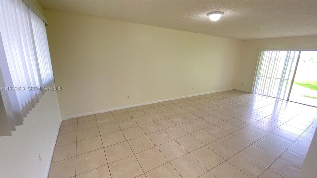 For Sale: $195,000 (2 beds, 2 baths, 1020 Square Feet)