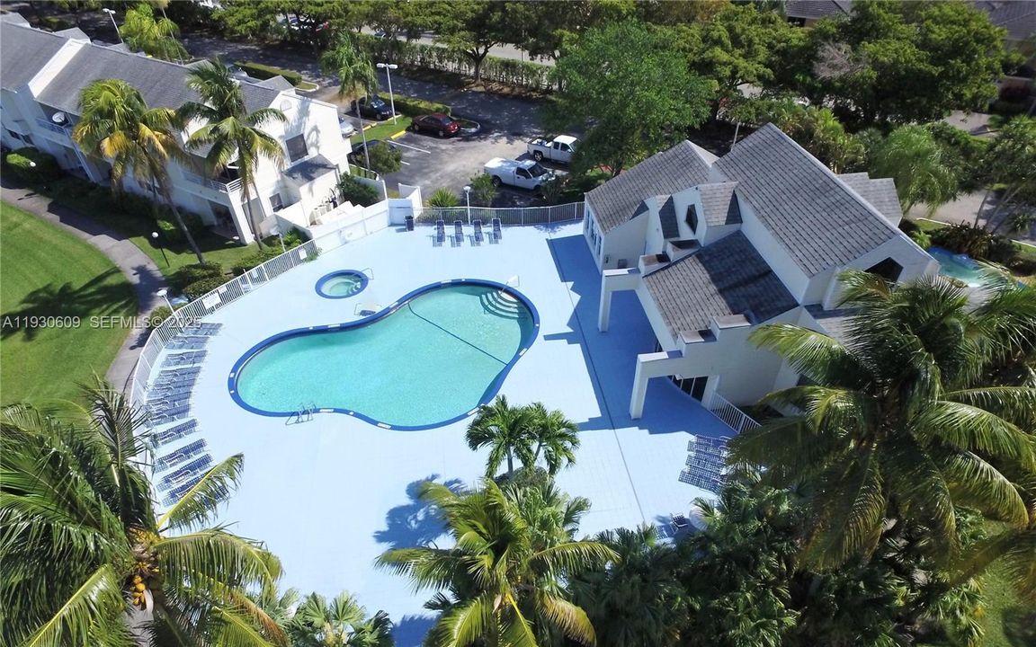 For Sale: $195,000 (2 beds, 2 baths, 1020 Square Feet)