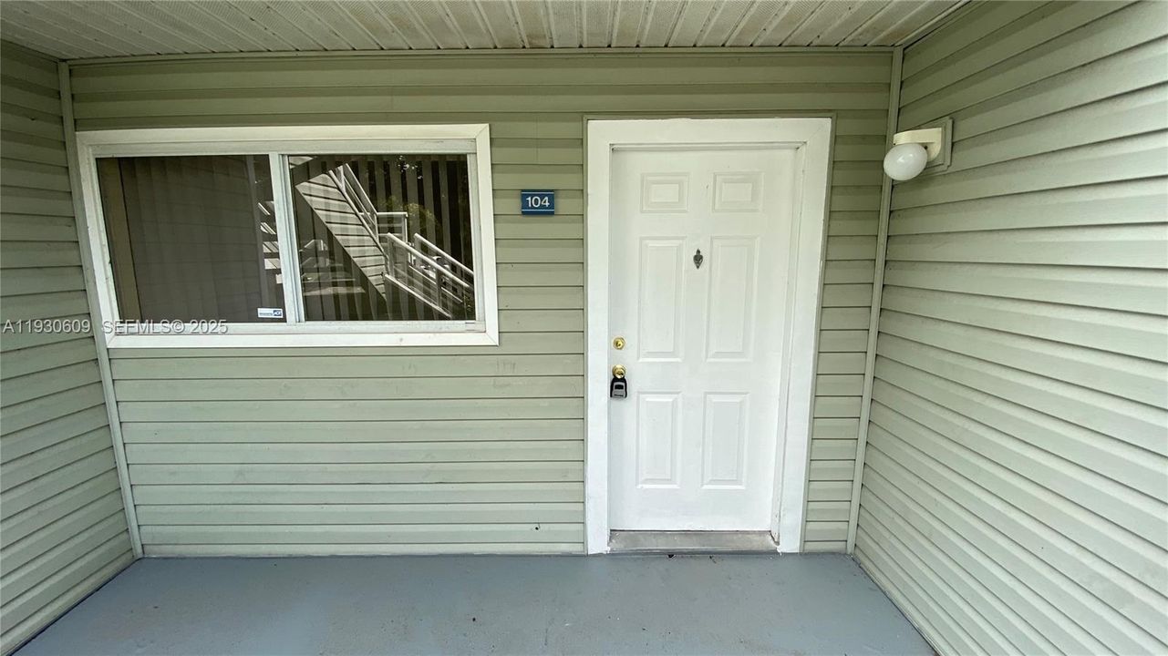 For Sale: $195,000 (2 beds, 2 baths, 1020 Square Feet)