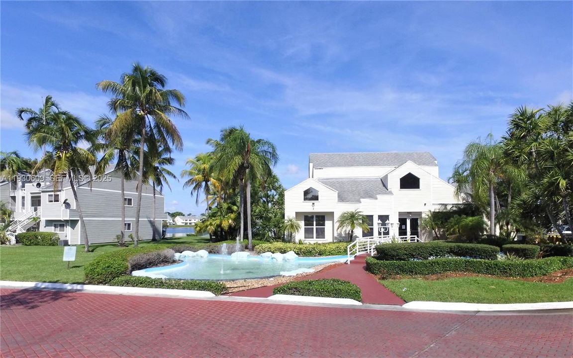 For Sale: $195,000 (2 beds, 2 baths, 1020 Square Feet)