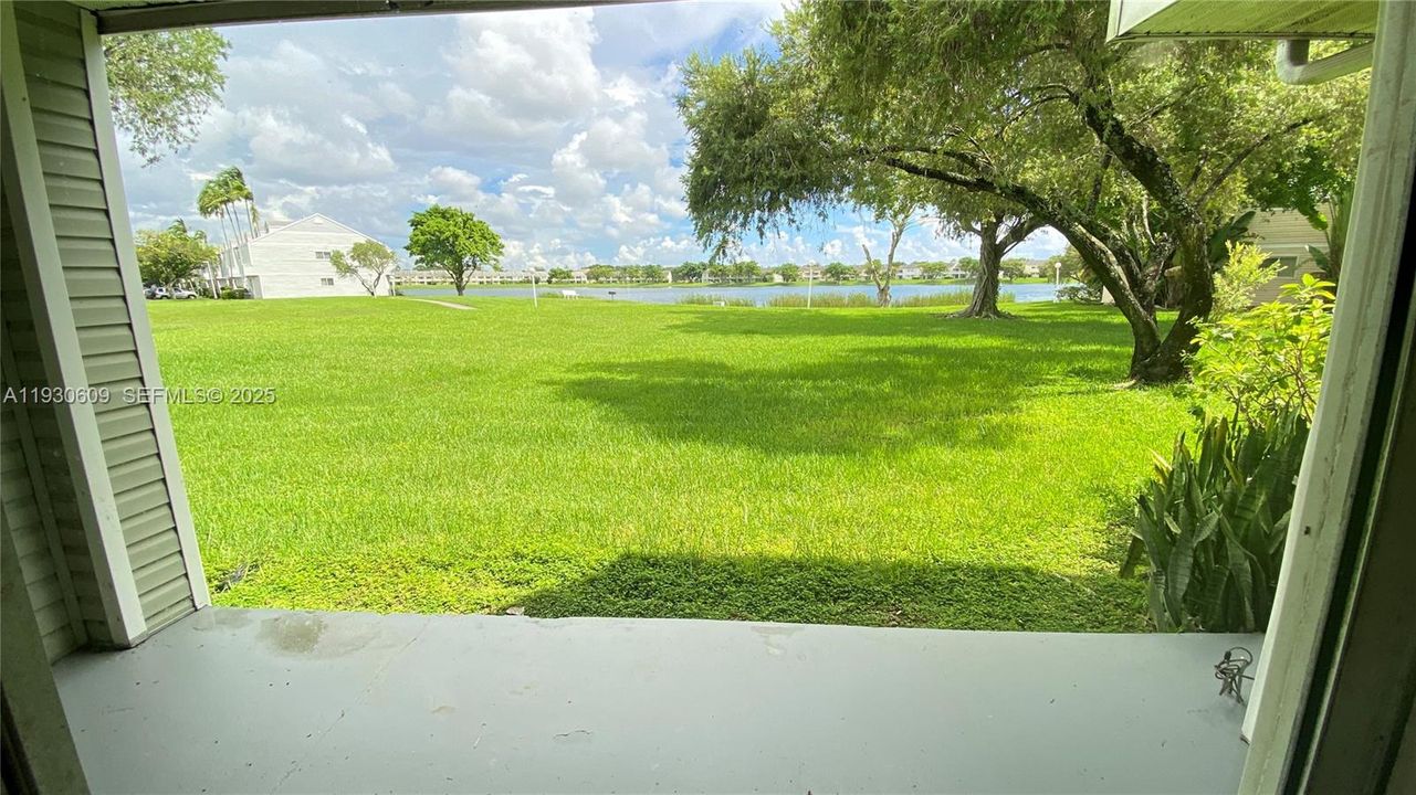 For Sale: $195,000 (2 beds, 2 baths, 1020 Square Feet)