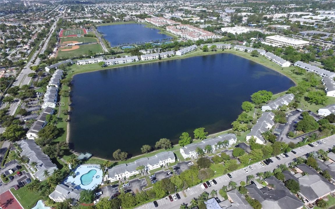 For Sale: $195,000 (2 beds, 2 baths, 1020 Square Feet)