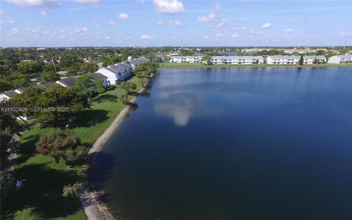 For Sale: $195,000 (2 beds, 2 baths, 1020 Square Feet)