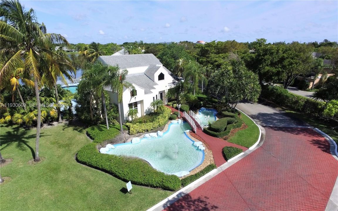 For Sale: $195,000 (2 beds, 2 baths, 1020 Square Feet)