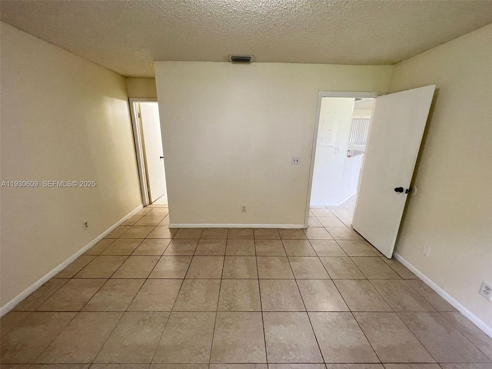 For Sale: $195,000 (2 beds, 2 baths, 1020 Square Feet)