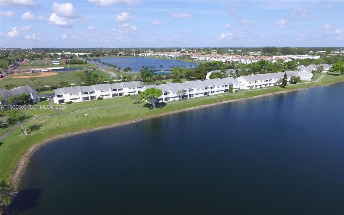 For Sale: $195,000 (2 beds, 2 baths, 1020 Square Feet)