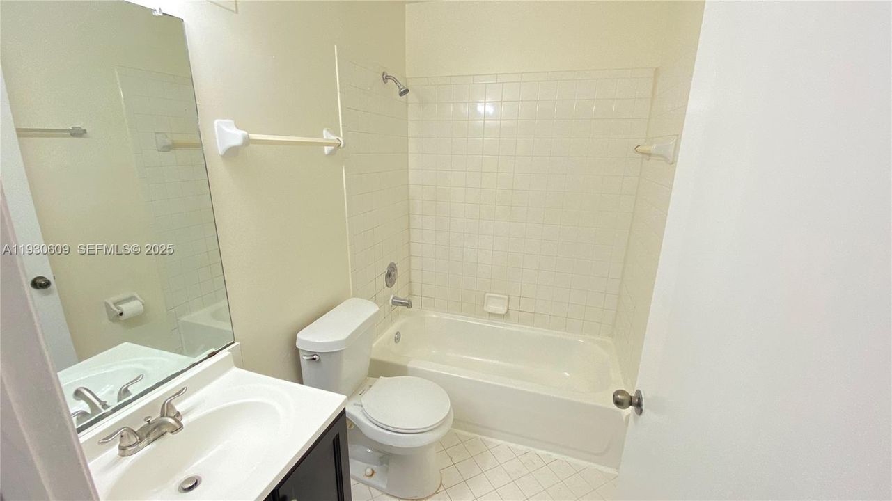 For Sale: $195,000 (2 beds, 2 baths, 1020 Square Feet)