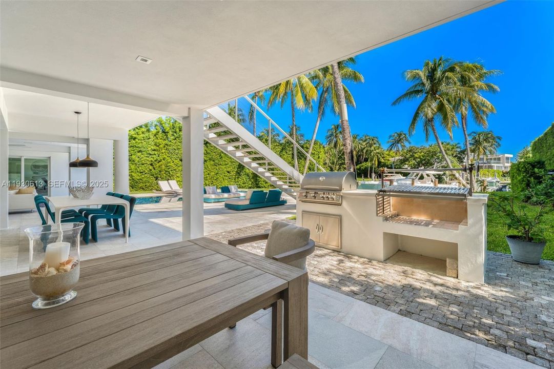 В аренду: $59,500 (5 спален, 6 ванн, 5940 Квадратных фут)