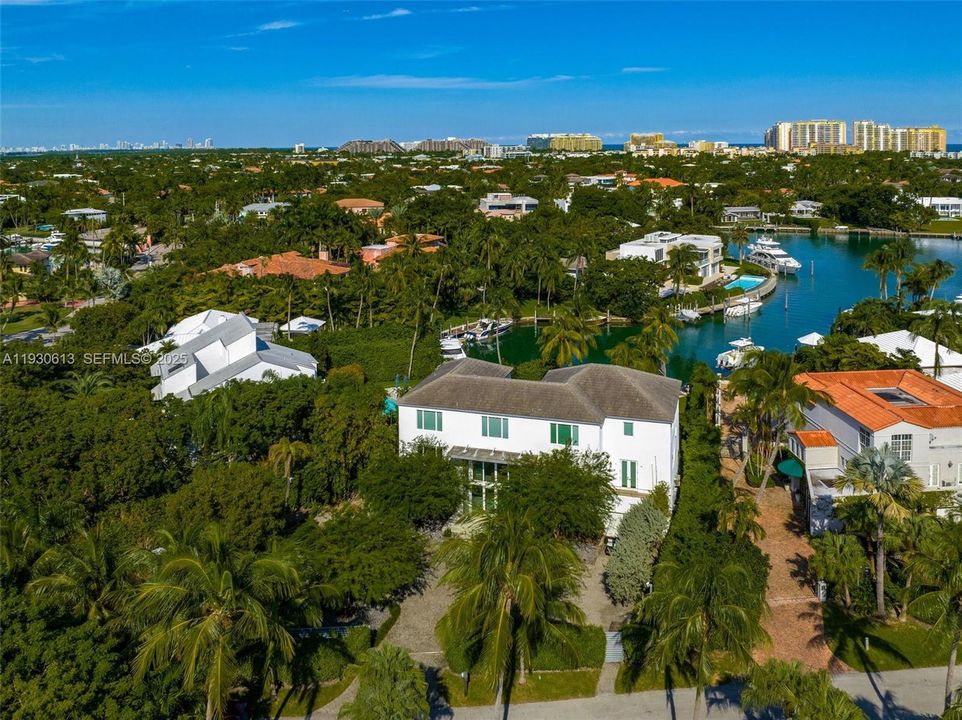 В аренду: $59,500 (5 спален, 6 ванн, 5940 Квадратных фут)