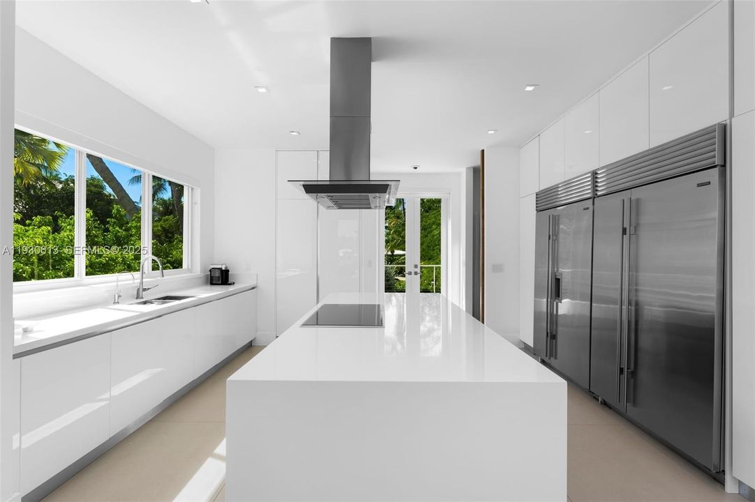 В аренду: $59,500 (5 спален, 6 ванн, 5940 Квадратных фут)