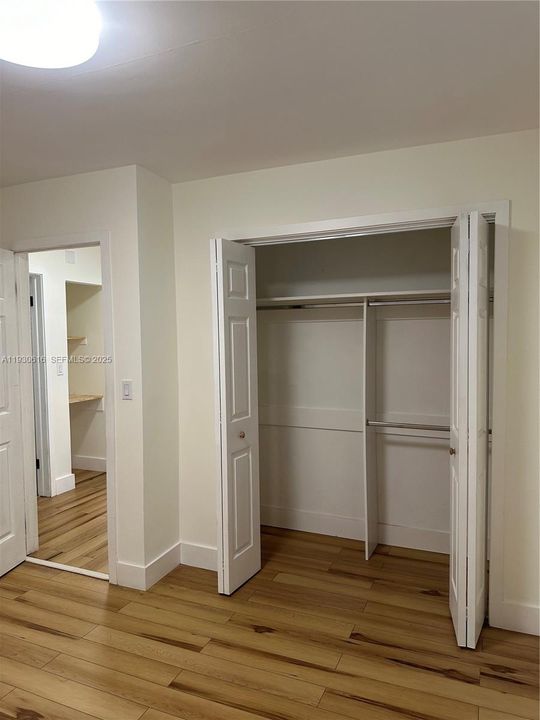 For Rent: $2,600 (2 beds, 1 baths, 966 Square Feet)