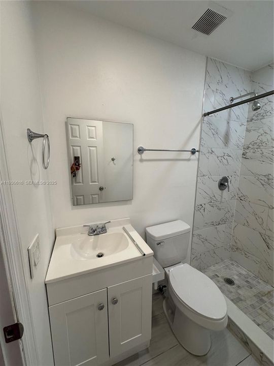 For Rent: $2,600 (2 beds, 1 baths, 966 Square Feet)