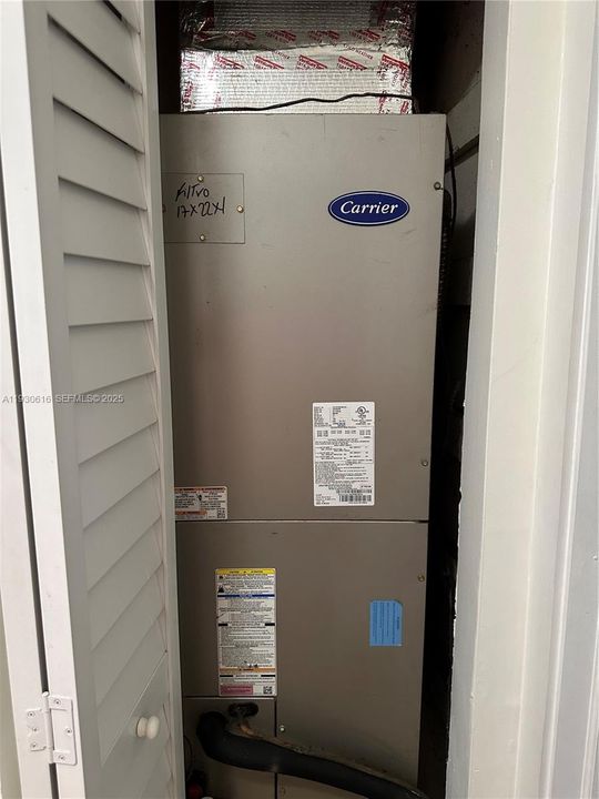 For Rent: $2,600 (2 beds, 1 baths, 966 Square Feet)