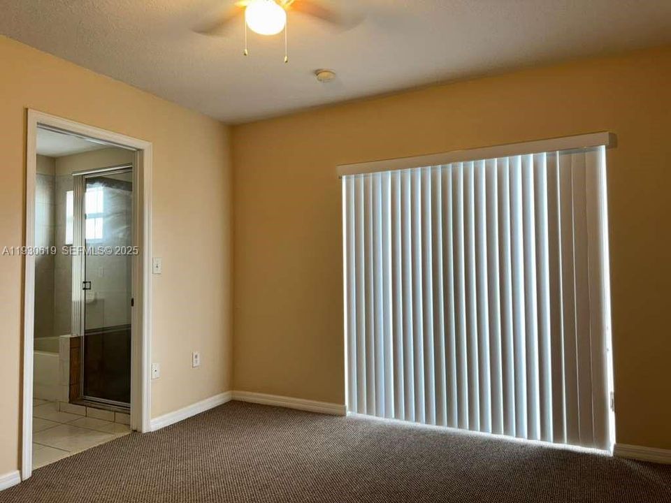 For Rent: $2,800 (4 beds, 2 baths, 1861 Square Feet)