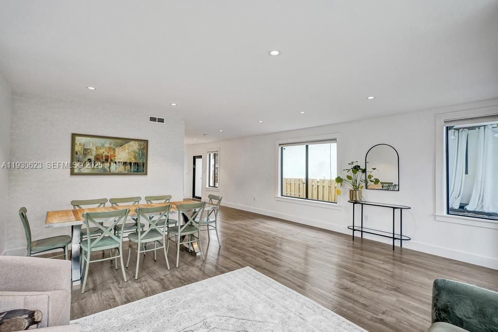 В аренду: $5,800 (3 спален, 2 ванн, 0 Квадратных фут)