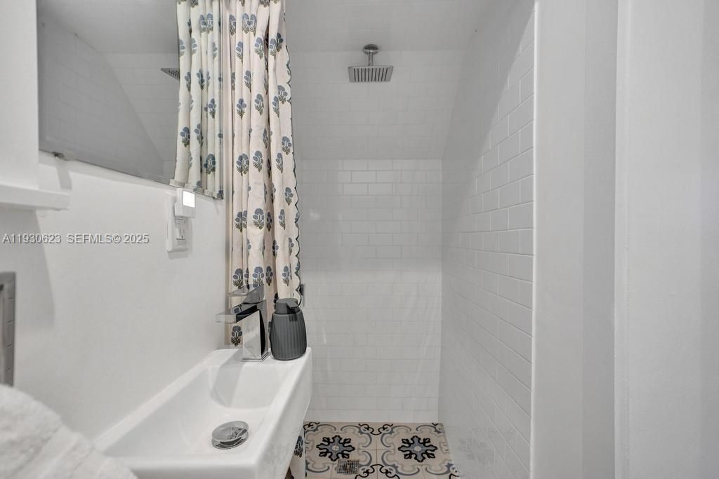 В аренду: $5,800 (3 спален, 2 ванн, 0 Квадратных фут)