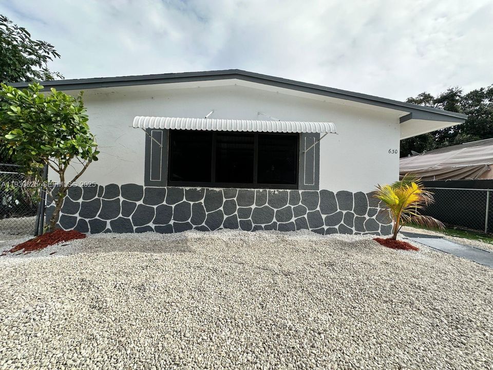 En Venta: $319,900 (2 camas, 1 baños, 850 Pies cuadrados)