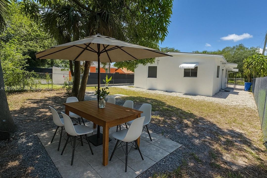 En Venta: $319,900 (2 camas, 1 baños, 850 Pies cuadrados)