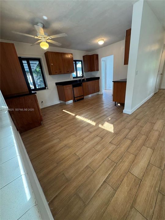 En Venta: $319,900 (2 camas, 1 baños, 850 Pies cuadrados)