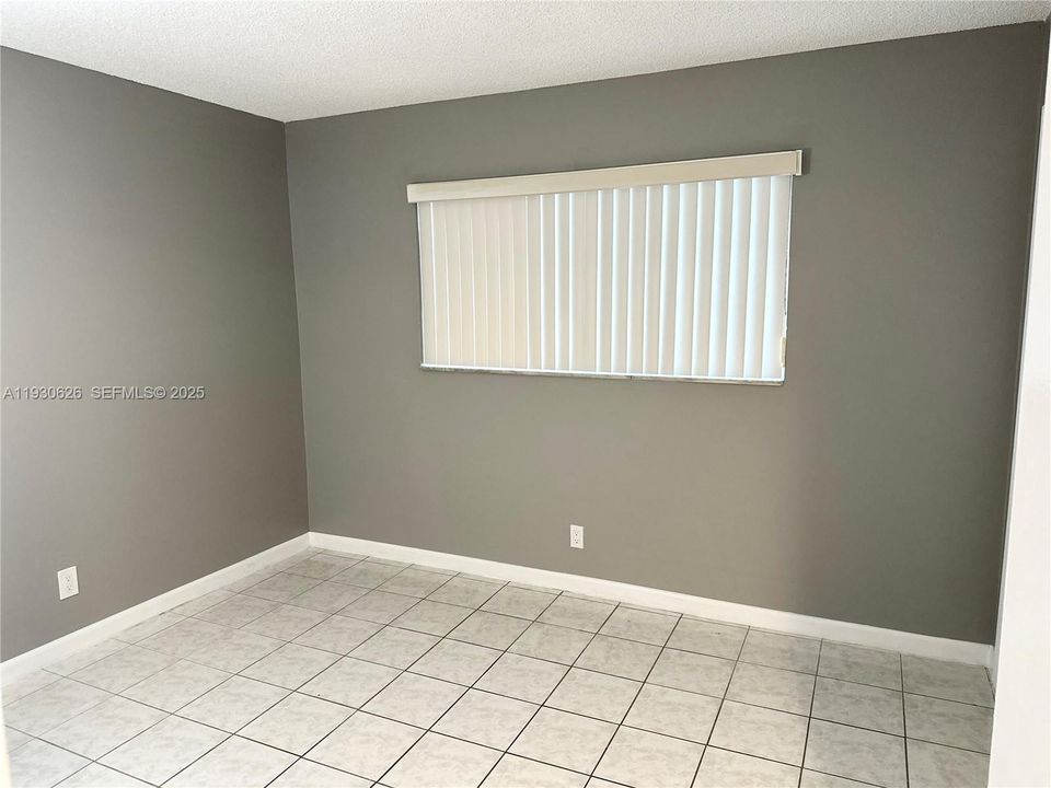 For Rent: $2,000 (2 beds, 2 baths, 918 Square Feet)