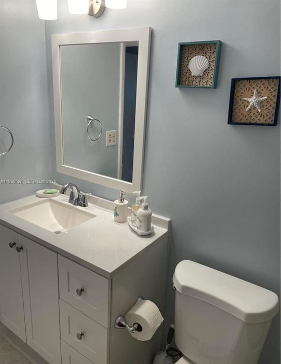 For Rent: $2,000 (2 beds, 2 baths, 918 Square Feet)