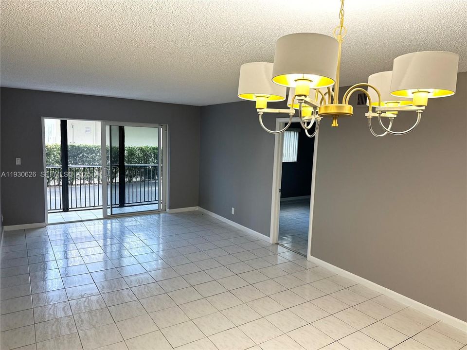 For Rent: $2,000 (2 beds, 2 baths, 918 Square Feet)
