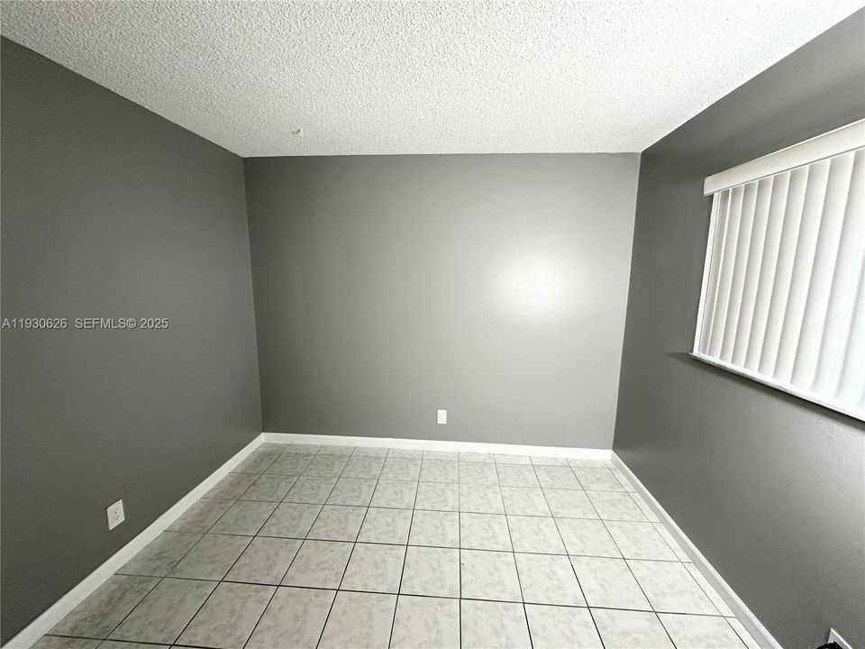 For Rent: $2,000 (2 beds, 2 baths, 918 Square Feet)