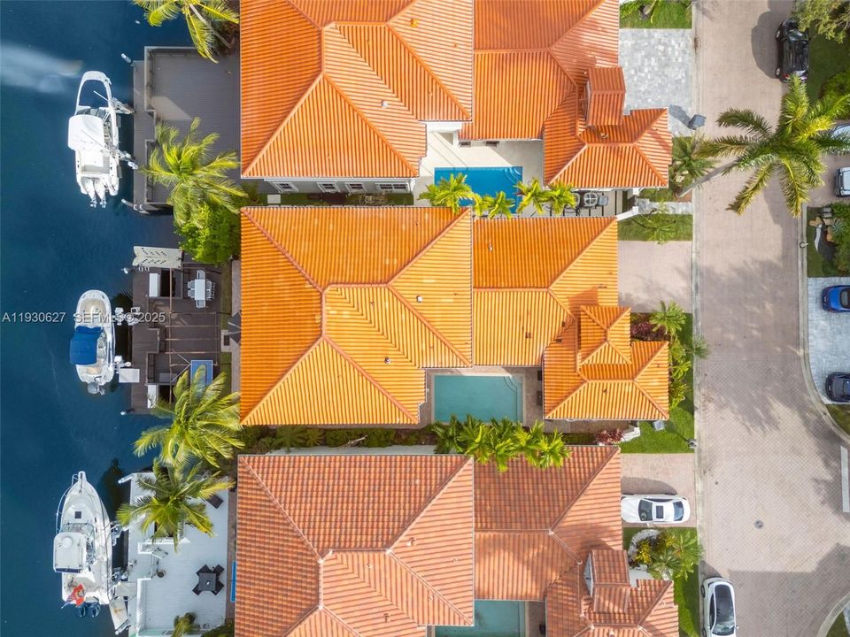 For Sale: $2,200,000 (5 beds, 4 baths, 3359 Square Feet)