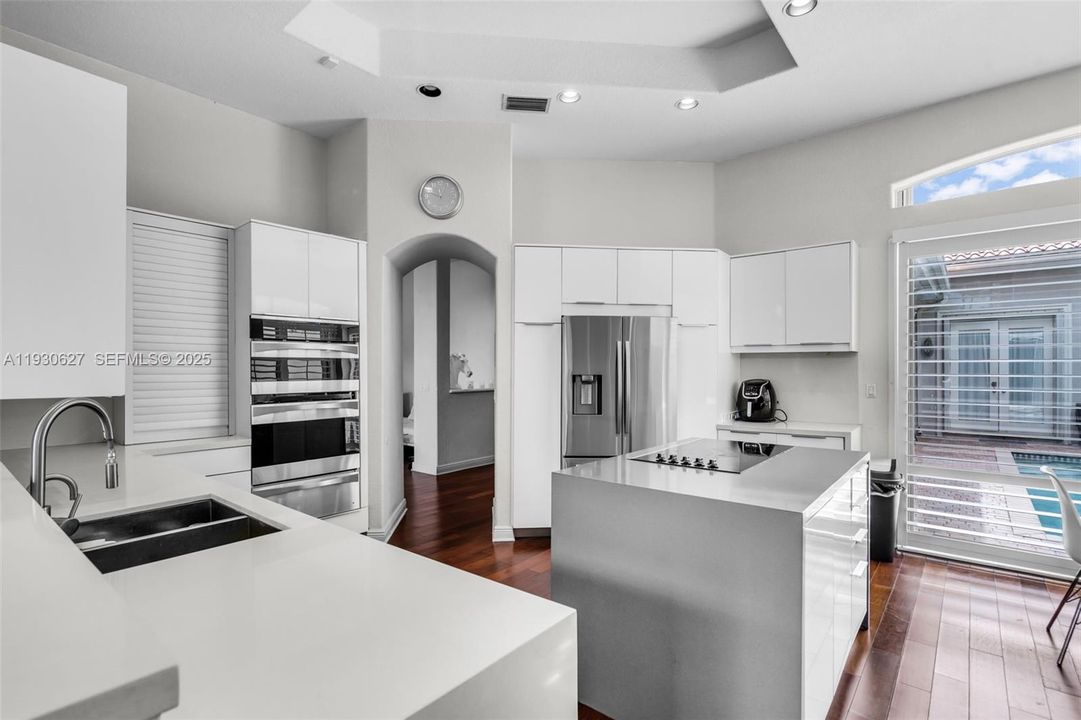 For Sale: $2,200,000 (5 beds, 4 baths, 3359 Square Feet)