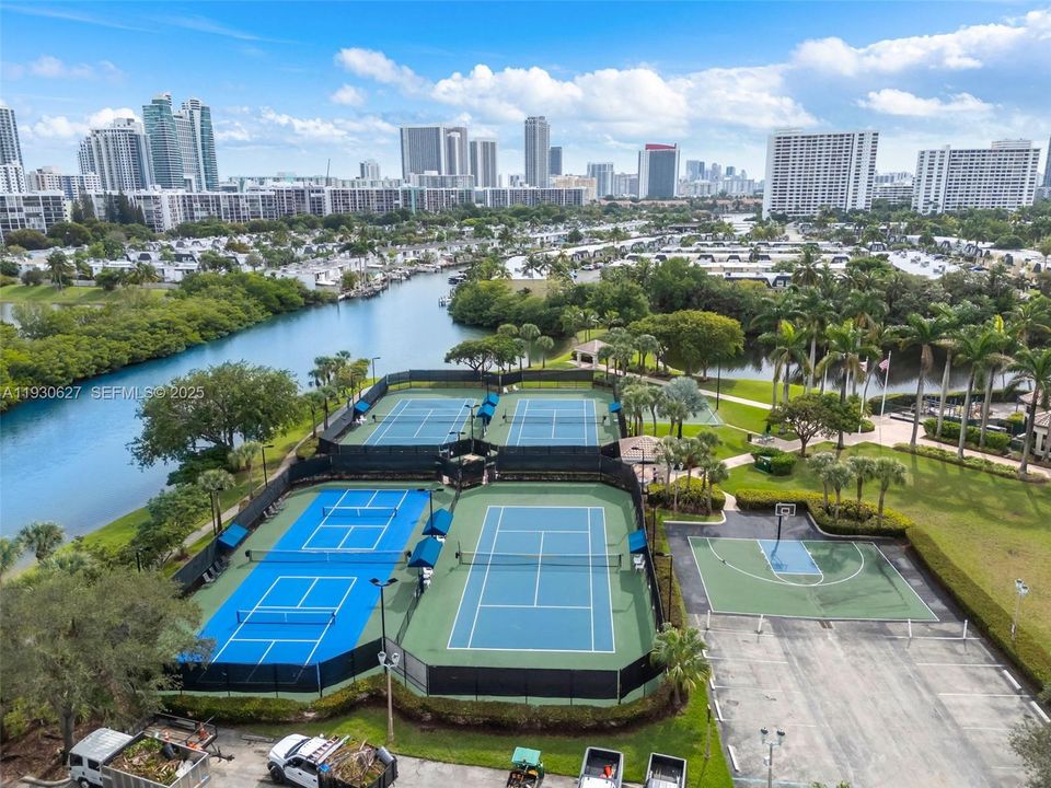 For Sale: $2,200,000 (5 beds, 4 baths, 3359 Square Feet)