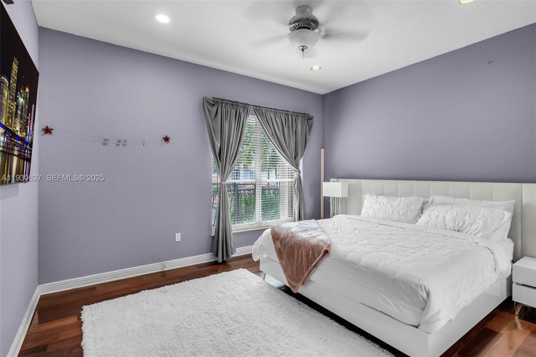 For Sale: $2,200,000 (5 beds, 4 baths, 3359 Square Feet)