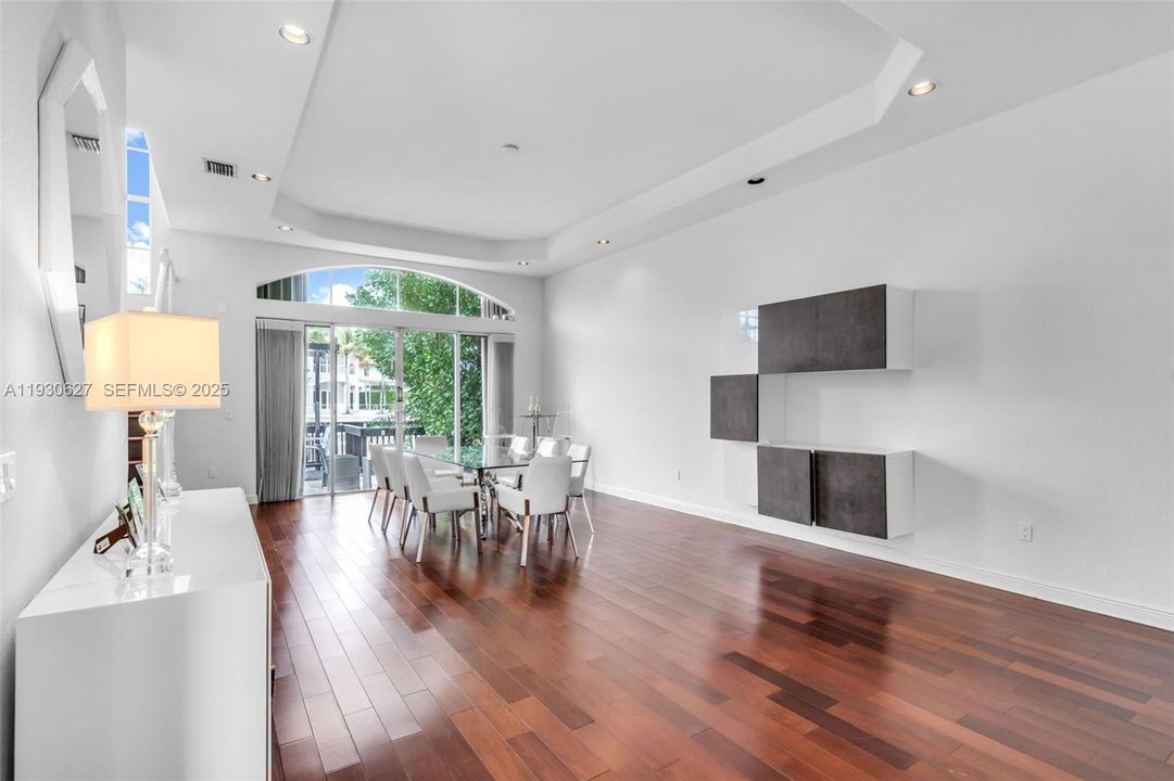 For Sale: $2,200,000 (5 beds, 4 baths, 3359 Square Feet)