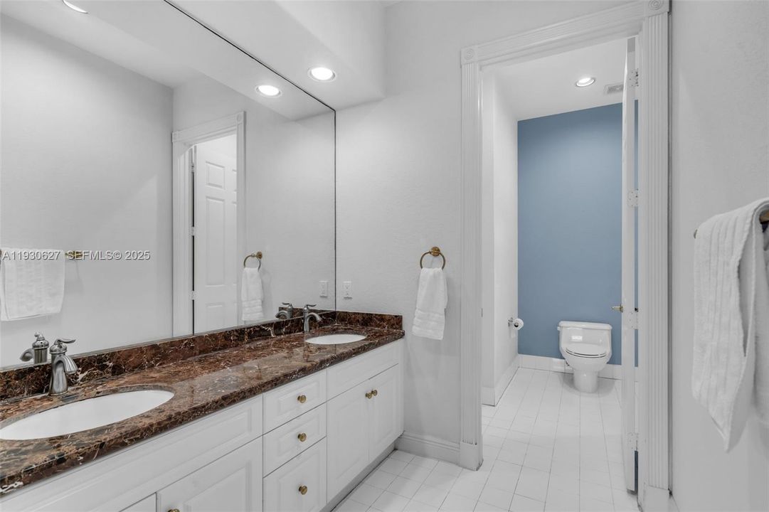 For Sale: $2,200,000 (5 beds, 4 baths, 3359 Square Feet)