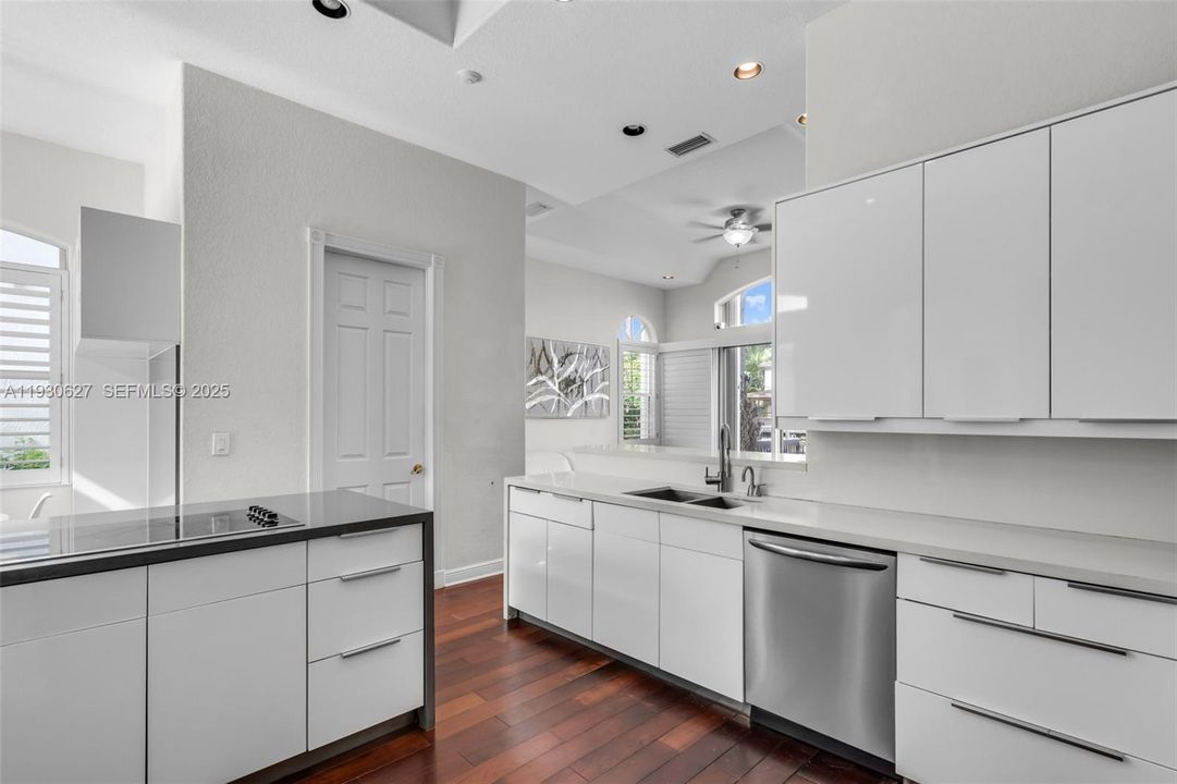 For Sale: $2,200,000 (5 beds, 4 baths, 3359 Square Feet)