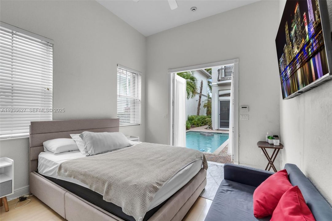 For Sale: $2,200,000 (5 beds, 4 baths, 3359 Square Feet)