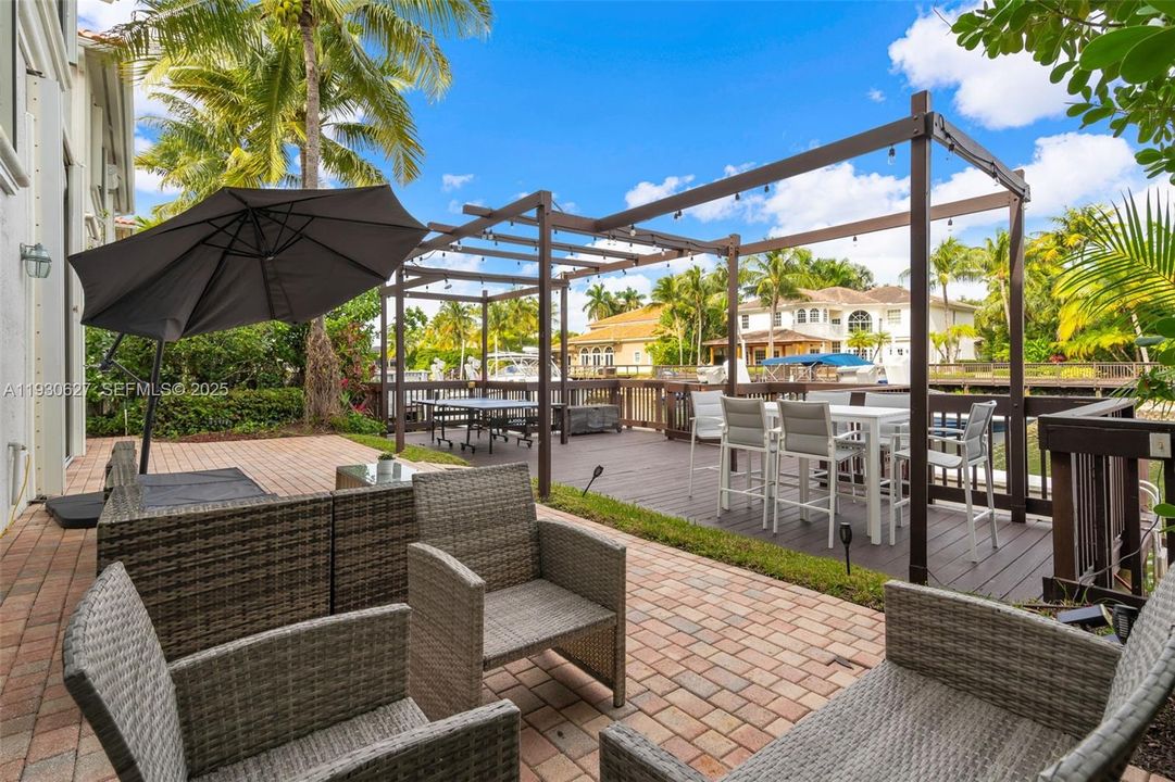 For Sale: $2,200,000 (5 beds, 4 baths, 3359 Square Feet)