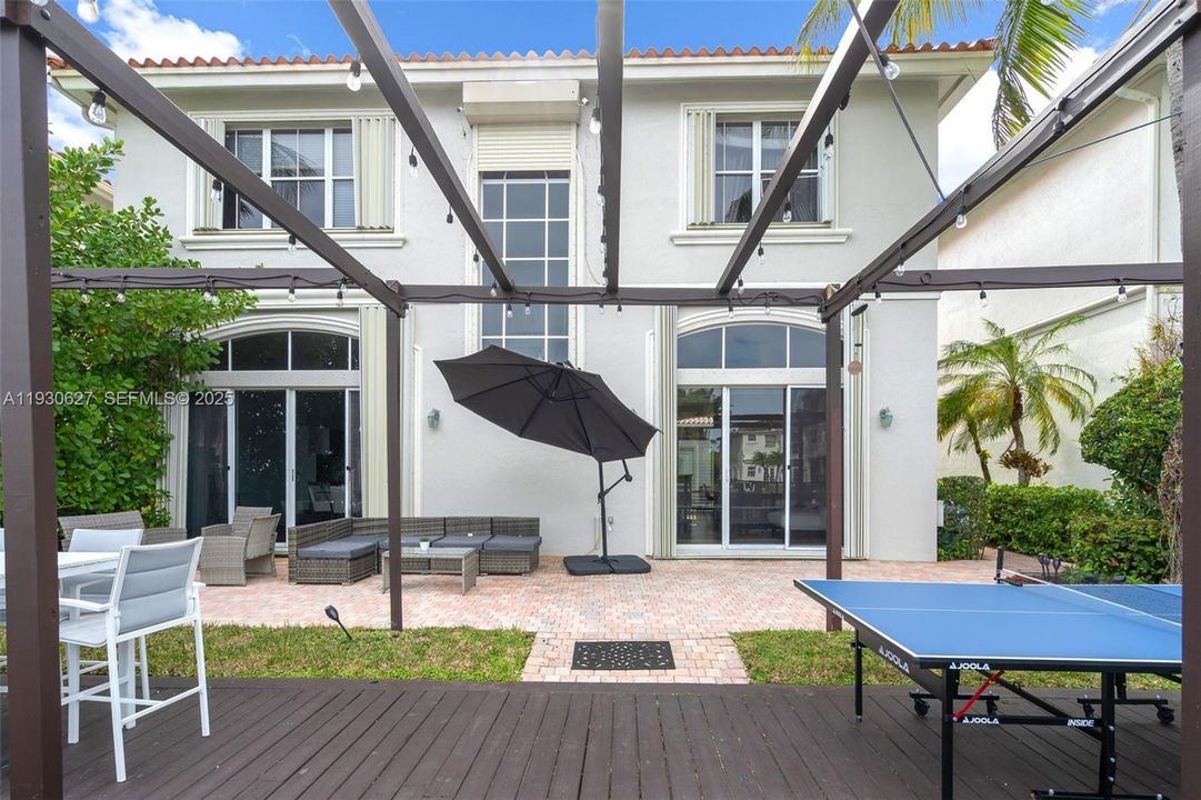 For Sale: $2,200,000 (5 beds, 4 baths, 3359 Square Feet)