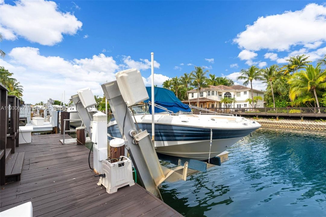 For Sale: $2,200,000 (5 beds, 4 baths, 3359 Square Feet)