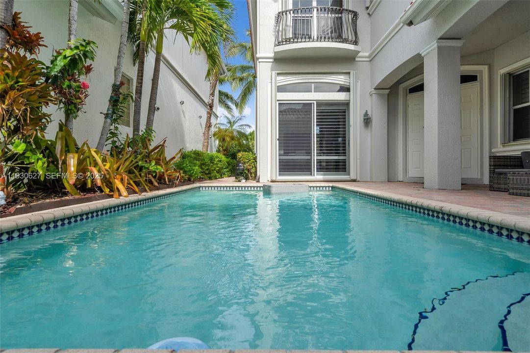 For Sale: $2,200,000 (5 beds, 4 baths, 3359 Square Feet)