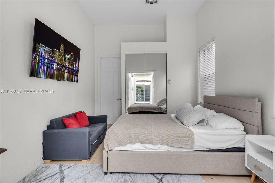 For Sale: $2,200,000 (5 beds, 4 baths, 3359 Square Feet)